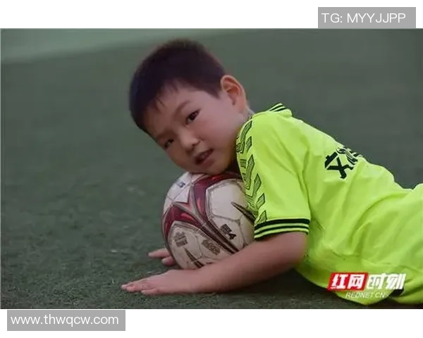 在绿茵场上追寻真爱的同志小说足球队长高赖的故事