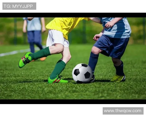 足球击球因素解析：技术动作与身体素质的完美结合探讨